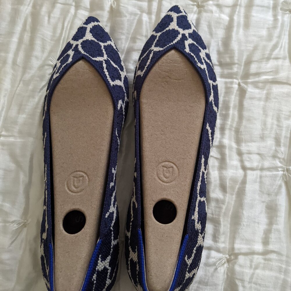 New! Rothy’s Points in Indigo Giraffe, 7.5